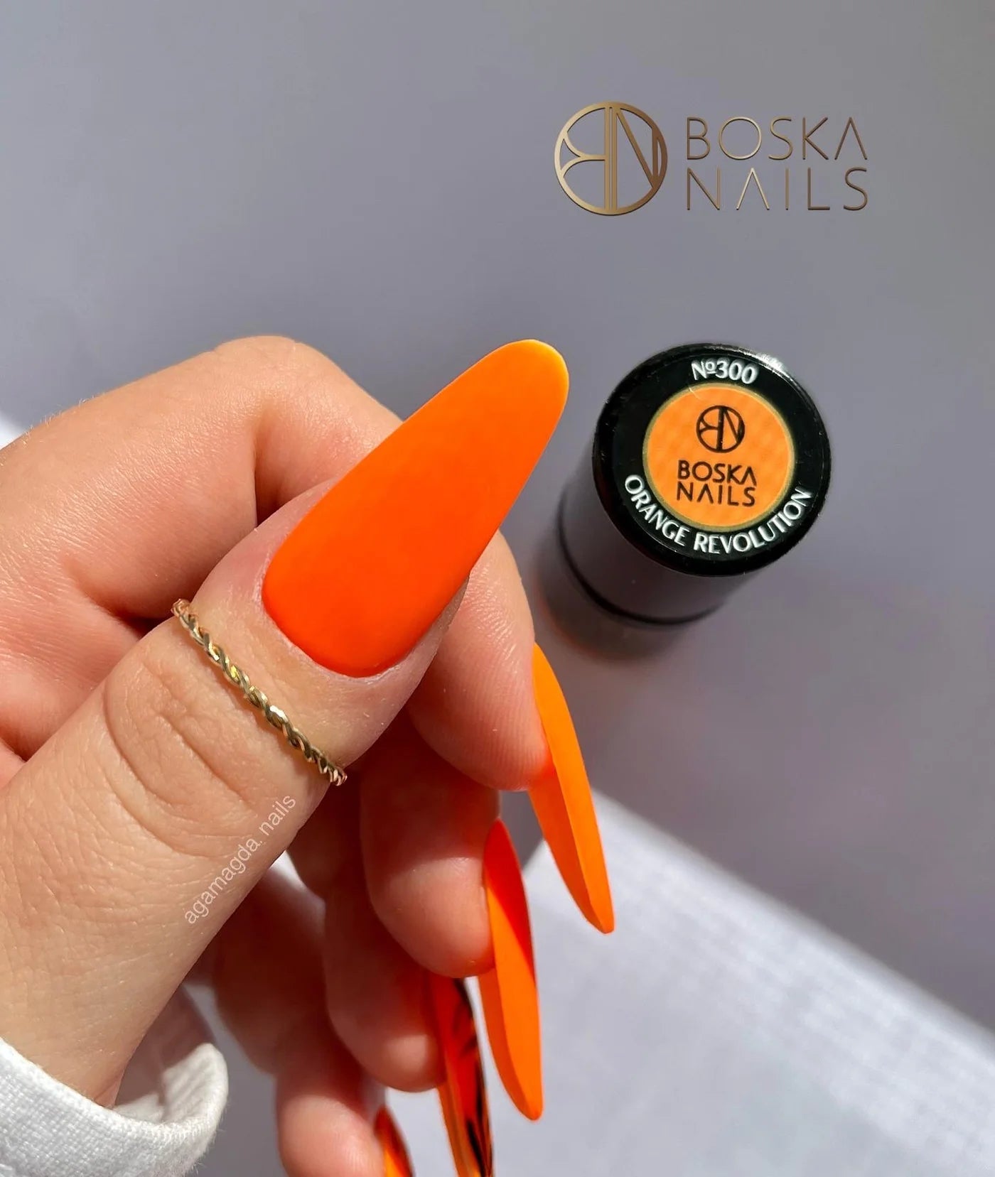 Esmalte Semipermanente Orange Revolution Nº300 - 6ml